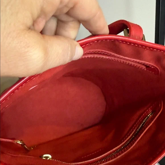 Louis Vuitton EPI Leather Petit Bucket PM Bag with Pouch - Picture 11 of 14